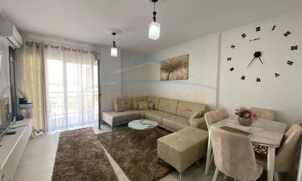 Shtepi ne shitje Apartament ne Tirane, 2+1, Mobilimi E mobiluar, Pagesa 135,000  Euro.