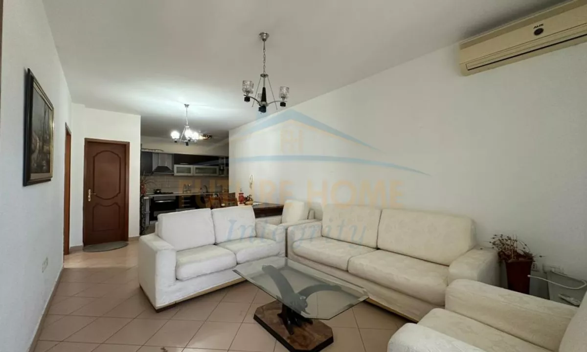 Shtepi ne shitje Apartament ne Tirane, 2+1, Mobilimi Pjeserisht e mobiluar, Pagesa 210,000  Euro.