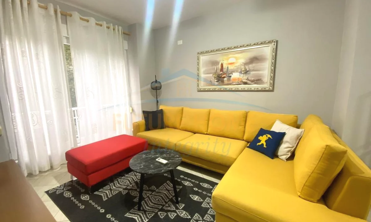 Shtepi me qera Apartament ne Tirane, 2+1, Mobilimi E mobiluar, Pagesa 650  Euro.