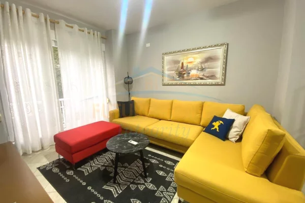 Qera, Apartament 2+1+2, Kompleksi Kontakt, 21 Dhjetori, Tiranë.