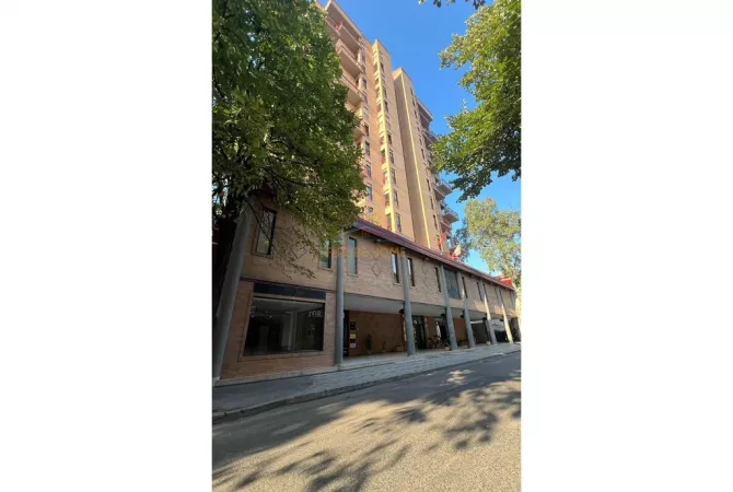 Business Property for Rent 1+1 in Tirana - 3,000 Euro