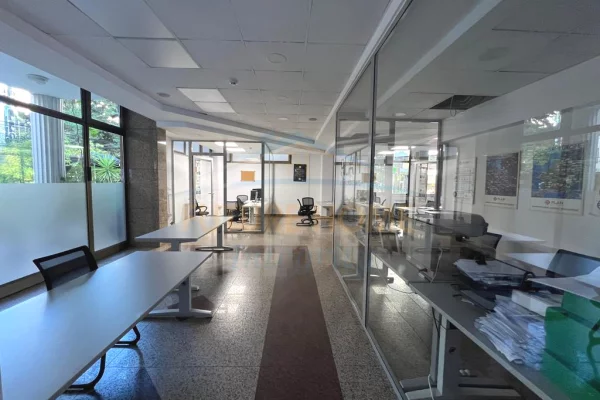 Qera, Ambient Biznesi per Zyra, Blloku, Tirane