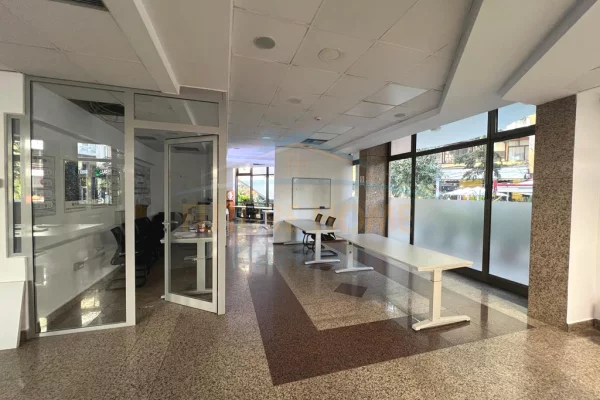 Qera, Ambient Biznesi per Zyra, Blloku, Tirane