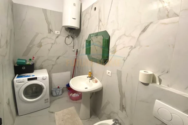 Shtepi me qera Apartament ne Tirane, 2+1, Mobilimi E mobiluar, Pagesa 600  Euro.