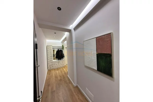 Appartamento in vendita a Tirana 3+1, Arredato