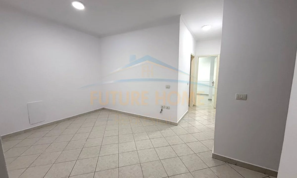 Qera , Ambient Biznesi , Prane Gjimanzit Petro Nini Luarasi , Tirane .