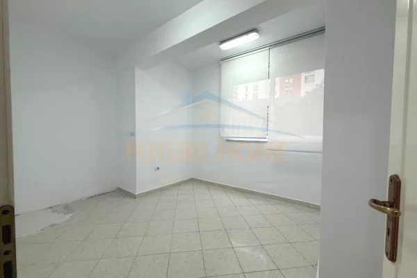 Qera , Ambient Biznesi , Prane Gjimanzit Petro Nini Luarasi , Tirane .