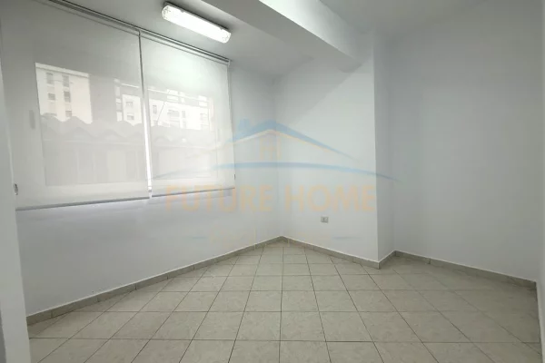 Qera , Ambient Biznesi , Prane Gjimanzit Petro Nini Luarasi , Tirane .