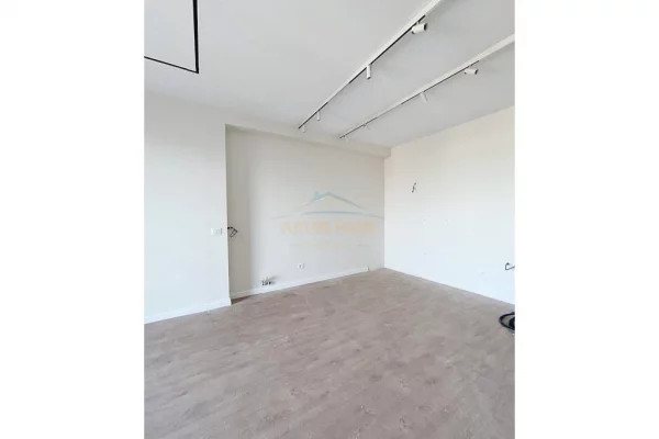 Appartamento in vendita a Tirana 2+1, Vuoto