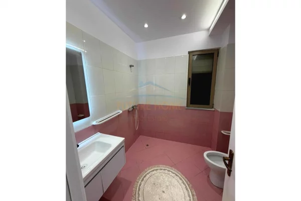 Appartamento in vendita a Tirana 1+1, Arredato