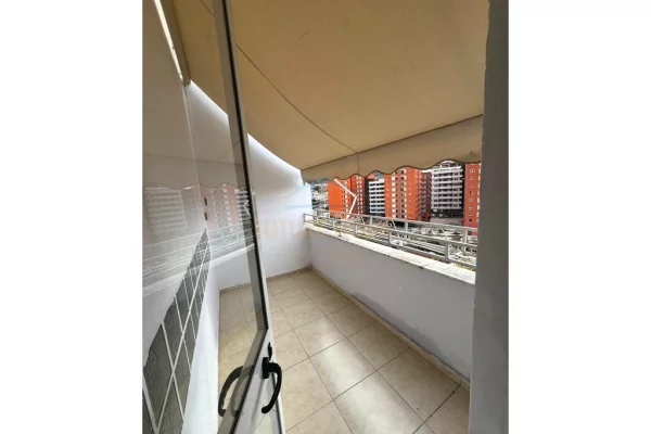 Shtepi me qera Apartament ne Tirane, 1+1, Mobilimi E mobiluar, Pagesa 450  Euro.