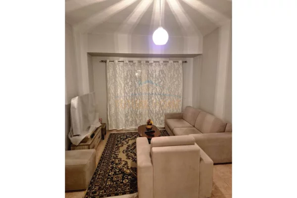 Shtepi me qera Apartament ne Tirane, 2+1, Mobilimi E mobiluar, Pagesa 600  Euro.