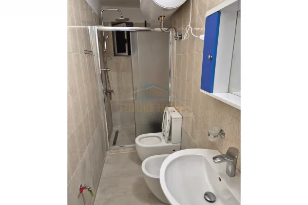 Shtepi me qera Apartament ne Tirane, 2+1, Mobilimi E mobiluar, Pagesa 600  Euro.