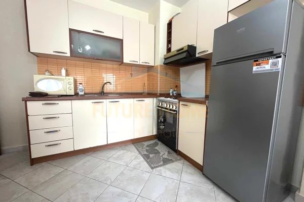 Shtepi me qera Apartament ne Tirane, 1+1, Mobilimi E mobiluar, Pagesa 550  Euro.