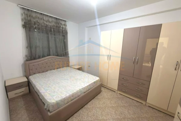 Shtepi me qera Apartament ne Tirane, 2+1, Mobilimi E mobiluar, Pagesa 550  Euro.