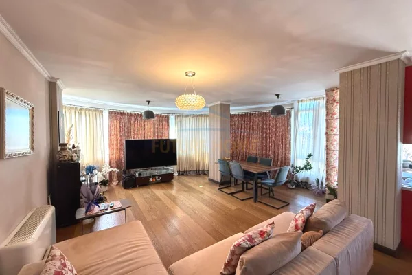 Shitet, Duplex + Garzoniere, Pallati me Shigjeta, Tiranë