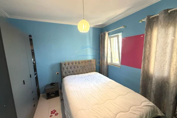 Duplex (casa a 2 piani) in vendita a Tirana 3+1, Arredato