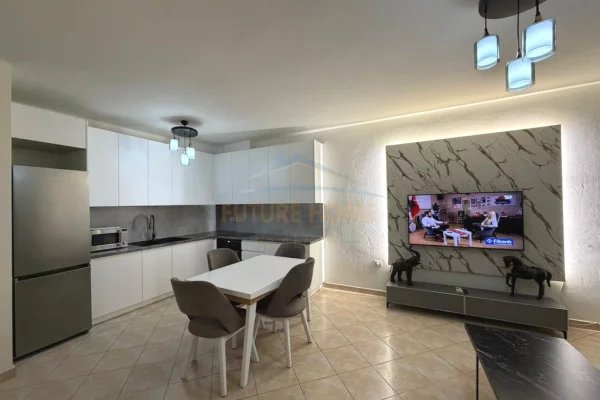 Shtepi me qera Apartament ne Tirane, 2+1, Mobilimi E mobiluar, Pagesa 900  Euro.