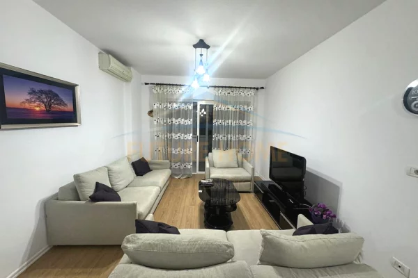 Qera Apartament 2+1 Stadiumi Dinamo