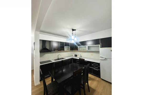 Shtepi me qera Apartament ne Tirane, 2+1, Mobilimi E mobiluar, Pagesa 850  Euro.