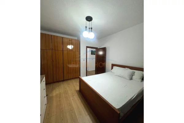Shtepi me qera Apartament ne Tirane, 2+1, Mobilimi E mobiluar, Pagesa 850  Euro.