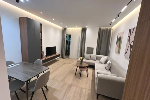 Shtepi me qera Apartament ne Tirane, 1+1, Mobilimi E mobiluar, Pagesa 800  Euro.