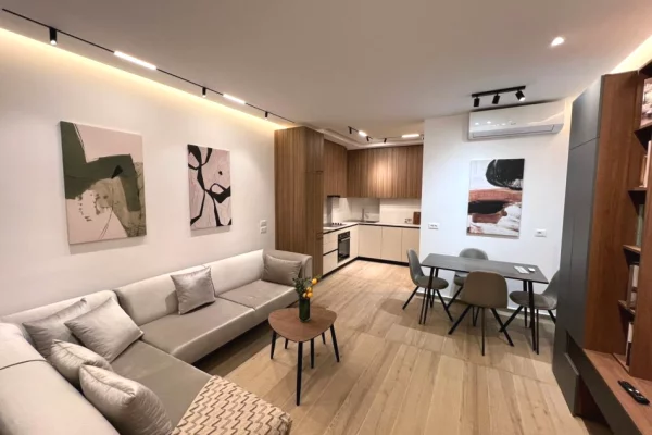 Jepet Me Qera , Apartament 1+1 , ZOGU I ZI , Tirane.