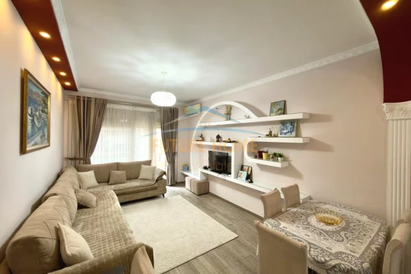 Shtepi me qera Apartament ne Tirane, 1+1, Mobilimi E mobiluar, Pagesa 600  Euro.