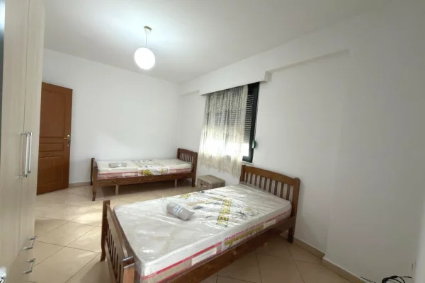 Shtepi me qera Apartament ne Tirane, 2+1, Mobilimi E mobiluar, Pagesa 550  Euro.