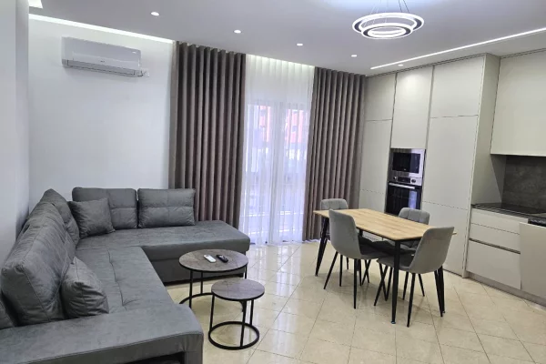 Shtepi me qera 2+1 ne Tirane - 600 Euro