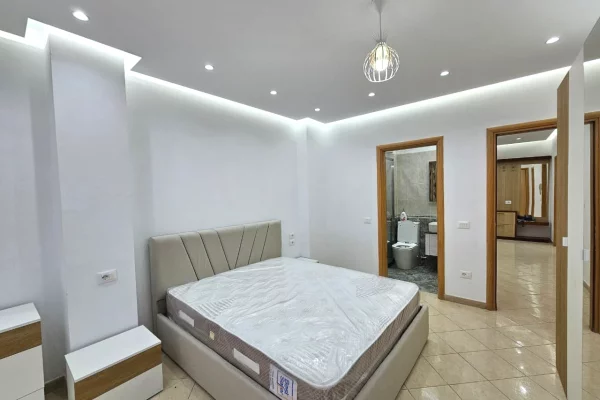 Shtepi me qera Apartament ne Tirane, 2+1, Mobilimi E mobiluar, Pagesa 600  Euro.
