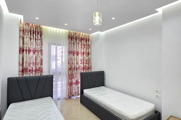 Shtepi me qera Apartament ne Tirane, 2+1, Mobilimi E mobiluar, Pagesa 600  Euro.