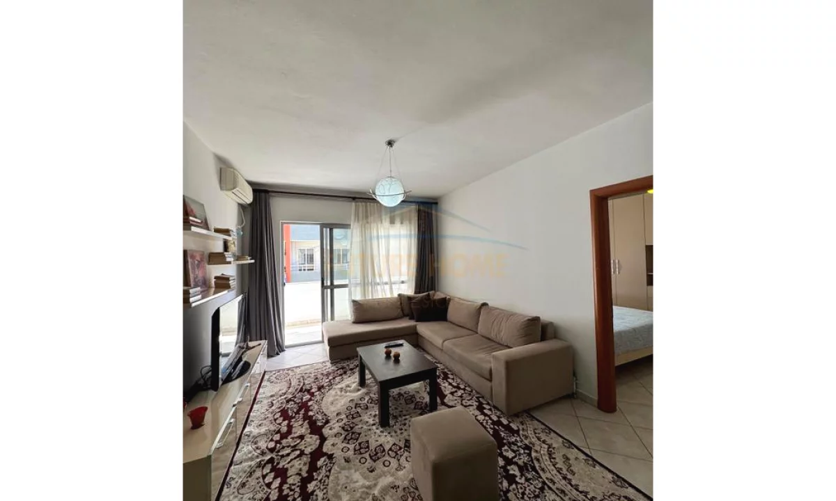Shtepi me qera Apartament ne Tirane, 1+1, Mobilimi E mobiluar, Pagesa 380  Euro.