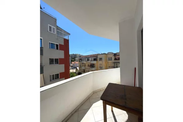 Shtepi me qera Apartament ne Tirane, 1+1, Mobilimi E mobiluar, Pagesa 380  Euro.