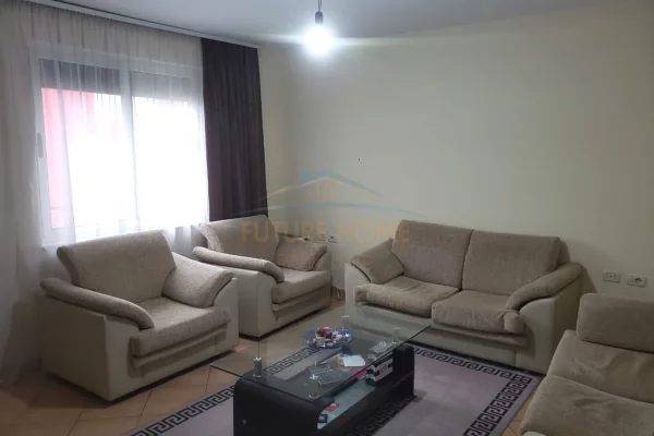 Shtepi me qera Apartament ne Tirane, 1+1, Mobilimi E mobiluar, Pagesa 450  Euro.