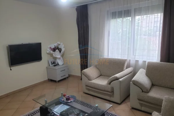 Shtepi me qera Apartament ne Tirane, 1+1, Mobilimi E mobiluar, Pagesa 450  Euro.