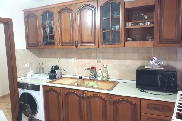Shtepi me qera Apartament ne Tirane, 1+1, Mobilimi E mobiluar, Pagesa 450  Euro.
