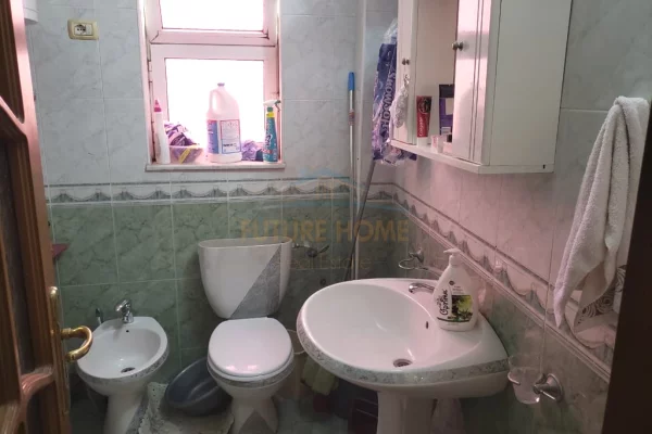 Shtepi me qera Apartament ne Tirane, 1+1, Mobilimi E mobiluar, Pagesa 450  Euro.