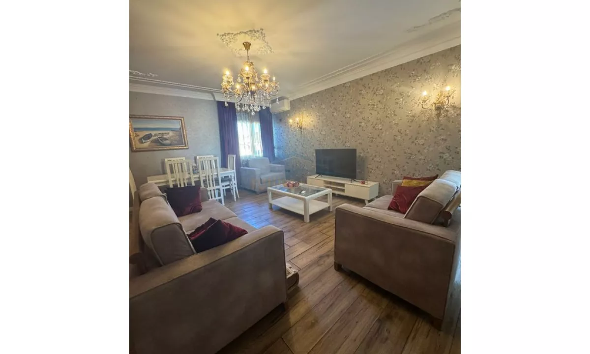 Shtepi ne shitje Apartament ne Tirane, 2+1, Mobilimi E mobiluar, Pagesa 385,000  Euro.