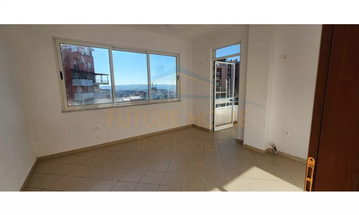 Shtepi ne shitje Apartament ne Tirane, 1+1, Mobilimi Bosh, pa mobiluar, Pagesa 84,000  Euro.