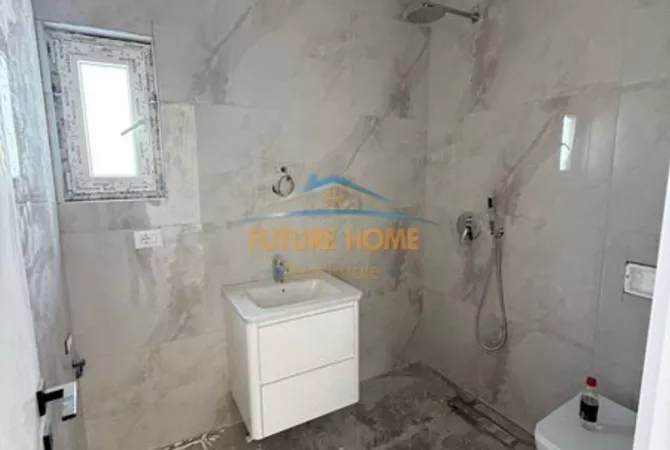 Shtepi ne shitje Apartament ne Tirane, 1+1, Mobilimi Bosh, pa mobiluar, Pagesa 98,500  Euro.
