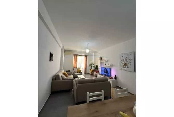 Shtepi ne shitje Apartament ne Tirane, 2+1, Mobilimi E mobiluar, Pagesa 1,630,000  Euro.