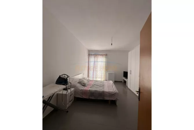 Shtepi ne shitje Apartament ne Tirane, 2+1, Mobilimi E mobiluar, Pagesa 1,630,000  Euro.