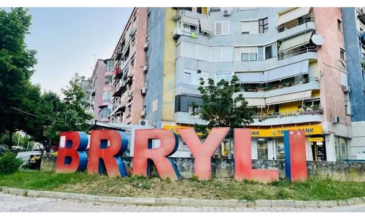 Shtepi ne shitje Apartament ne Tirane, 1+1, Mobilimi E mobiluar, Pagesa 138,000  Euro.