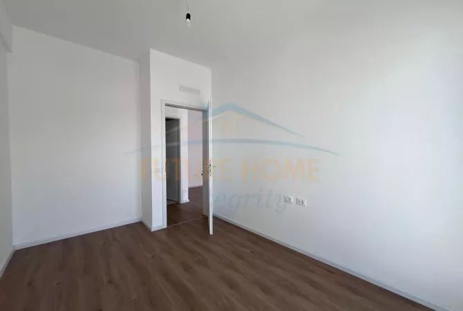 Shtepi ne shitje Apartament ne Tirane, 1+1, Mobilimi Bosh, pa mobiluar, Pagesa 880,000  Euro.