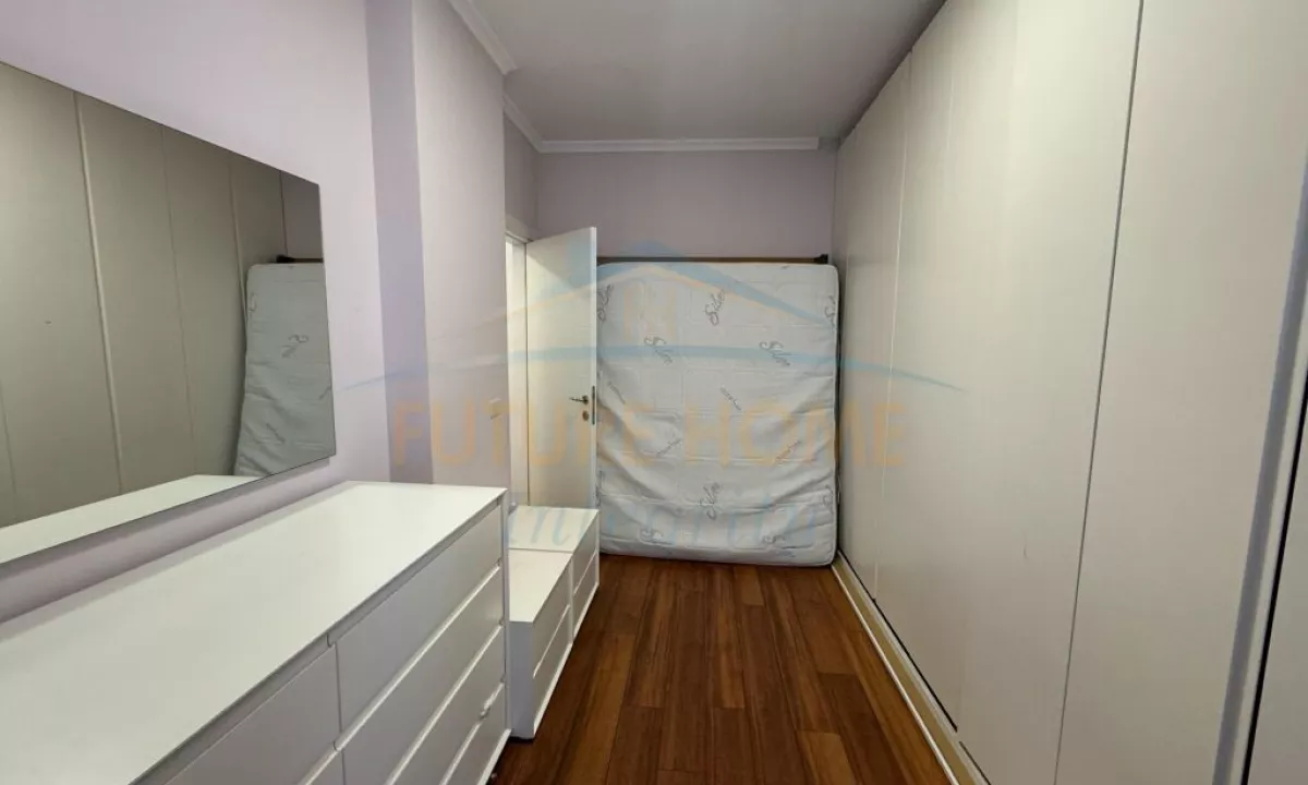 Shtepi ne shitje Apartament ne Tirane, 2+1, Mobilimi E mobiluar, Pagesa 203,000  Euro.