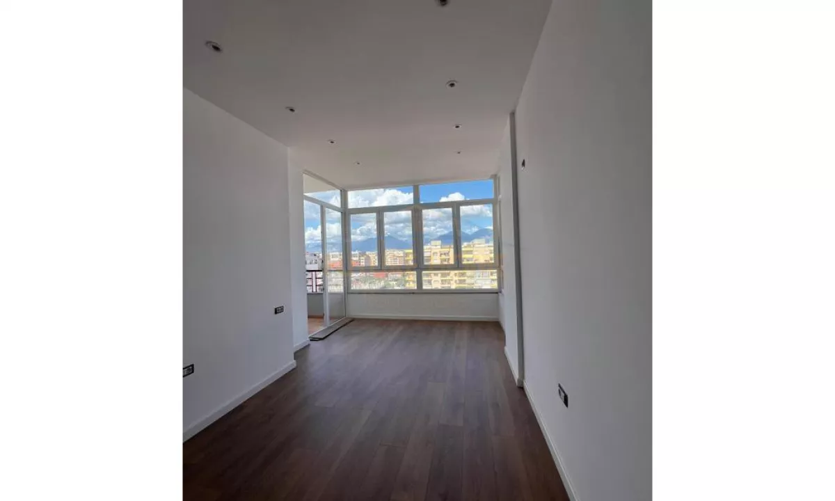 Shtepi ne shitje Apartament ne Tirane, 1+1, Mobilimi E mobiluar, Pagesa 95,000  Euro.