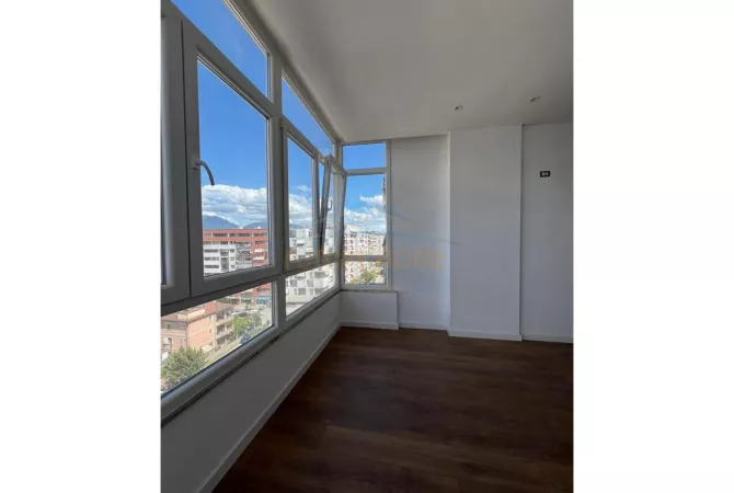 Shtepi ne shitje Apartament ne Tirane, 1+1, Mobilimi E mobiluar, Pagesa 95,000  Euro.