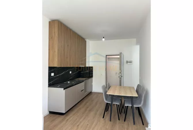 Shtepi ne shitje Apartament ne Tirane, 1+1, Mobilimi E mobiluar, Pagesa 88,000  Euro.