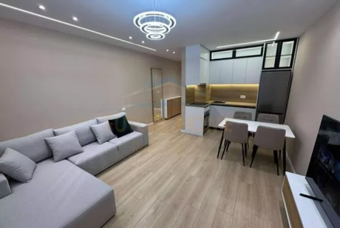 Shtepi ne shitje 2+1 ne Tirane - 250,000 Euro